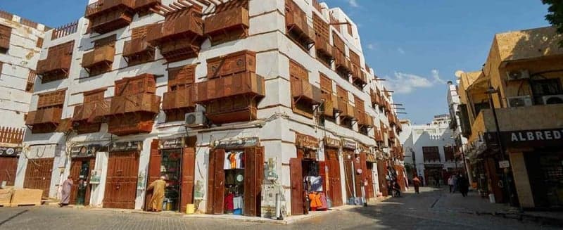 Day Trip Makkah to Jeddah – Private Luxury Car (3 Guests) - Image 2