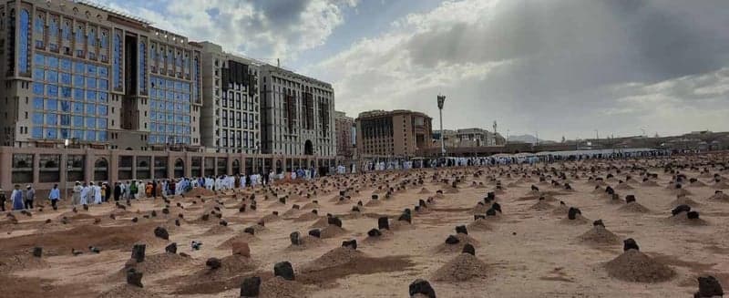 Small Group Madinah Ziyarat Tour – Luxury Van (10 Guests) - Image 2