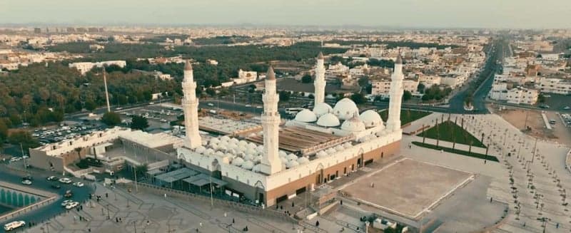 Small Group Madinah Ziyarat Tour – Luxury Van (10 Guests) - Image 5